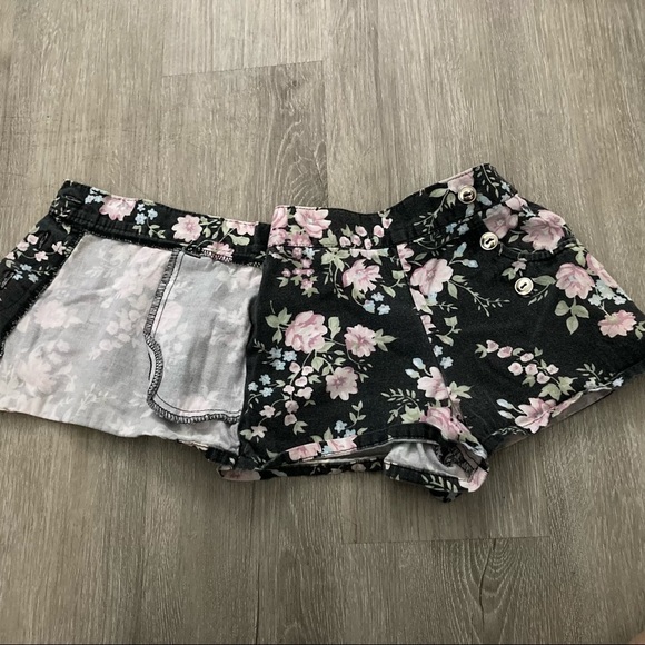 Sz 4 Girls Floral Shorts, Skorts, and Skirts! - Picture 6 of 9